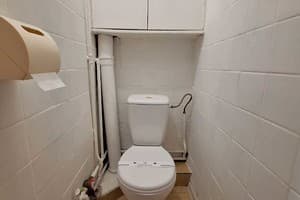 4 кровати с кондиционером и балконом. Alex Apartments. 5