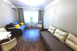 Alex Apartments. White rotunda. 5