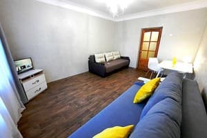 Alex Apartments. White rotunda. 6
