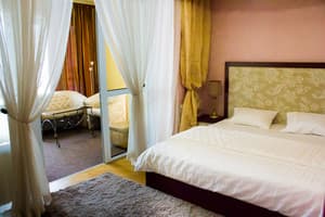 Отель Алир. Люкс двухместный двухкомнатный +1 2