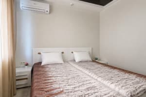 Готель Bloom Hotel. Люкс 4-місний Quadroom 1