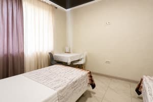 Готель Bloom Hotel. Люкс 4-місний Quadroom 3