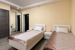 Готель Bloom Hotel. Стандарт двомісний twin 1