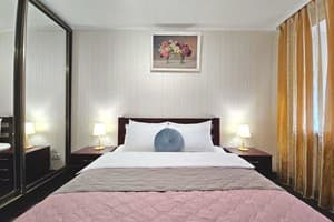 Квартира Ботаник. Alex Apartments (бесконтактное поселение 24/7). Семейный двухместный +3.  Ботаник 7