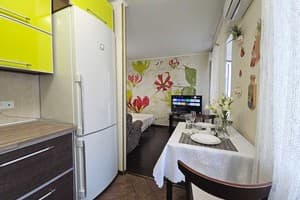 Квартира Ботаник. Alex Apartments (бесконтактное поселение 24/7). Семейный двухместный +3.  Ботаник 25