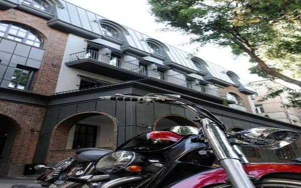 Brik Hotel 40