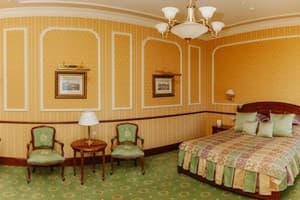 Отель Бристоль. Полулюкс двухместный  6