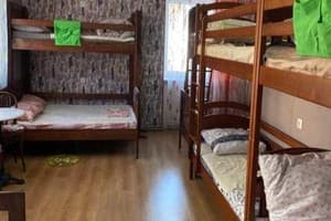 Хостел Центр. Место в общем 10-местном номере  1