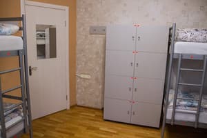 Хостел Друзья. Место в общем 6-местном номере  № 2 2