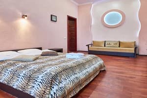 Квартира Home Hotel ул. Лысенко 1