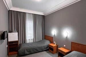 Отель Krop city hotel Zirka. Полулюкс 4-местный Сімейний 3