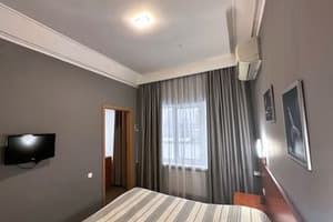 Отель Krop city hotel Zirka. Полулюкс 4-местный Сімейний 1