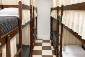Хостел Le Rêve city hostel. Місце у чоловічому 16-місному номері  9