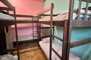 Хостел Леосфера. Місце у загальному 6-місному номері перший поверх 7