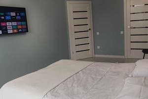 Люкс Авторынок, медцентр Яна 2