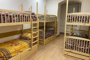 Хостел Мажор. Место в мужском 8-местном номере № 3 1