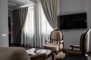 Отель Mandarin clubhouse Kharkiv. Делюкс двухместный 	DeLuxe DBL 8