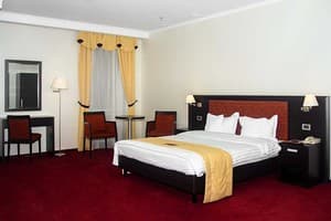 Готель Menorah Hotel. Бізнес тримісний Стандарт (тримісне розміщення) 2