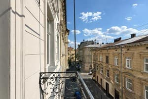 Готель Modern Art Hotel - Maestro. Напівлюкс двомісний з диваном та балконом( сніданок включено) 12