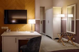 Отель Modern Art Hotel - Maestro. Стандарт двухместный с 1 или 2 кроватями (завтрак включен) 4