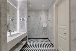 Отель Modern Art-hotel. Улучшенный двухместный с 1 или 2 кроватями (завтрак включен) 3