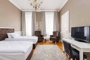 Отель Modern Art-hotel. Улучшенный двухместный с 1 или 2 кроватями (завтрак включен) 1