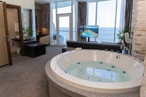Спа-отель NEMO Hotel Resort & SPA. Люкс двухместный с видом на море +1 1