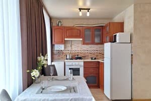 Напротив театра им.Гоголя (Alex Apartments (бесконтактное поселение 24/7) 2