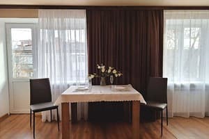 Напротив театра им.Гоголя (Alex Apartments (бесконтактное поселение 24/7) 13