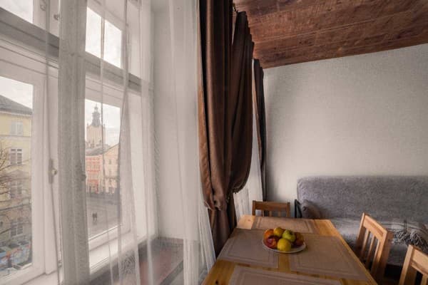 OB Rental Площа Ринок, 37/25 10