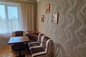 Однокомнатная на проспекте Рынок Украина, 6 слободская 7