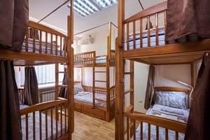 Хостел Perron. Место в общем 6-местном номере  4