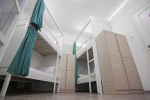 Хостел Pop Art Hostel. Місце у загальному 8-місному номері №1 2