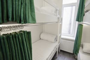 Хостел Pop Art Hostel. Місце у загальному 8-місному номері №1 4