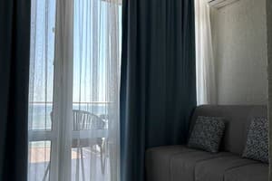 Апарт-отель Посейдон. Апартаменты двухместный с видом на море балконом 3