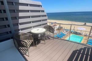 Апарт-отель Посейдон. Апартаменты двухместный с видом на море балконом 1