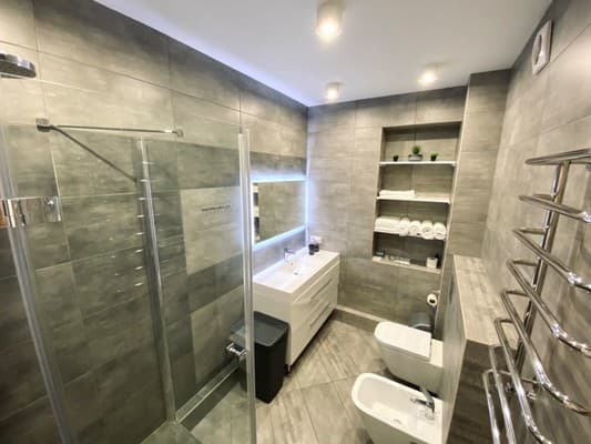 СВЕТ ЕСТЬ ВСЕГДА!
Лучшая трёхкомнатная квартира в центре 20