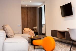 Small Hotel 3