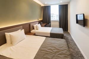 Small Hotel 18
