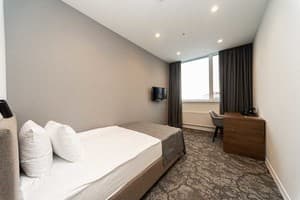 Small Hotel 23