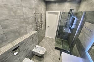 Квартира Трехкомнатная SKY HOUSE. Бесключевой доступ. (Район Подолья). Апартаменты двухместный  23