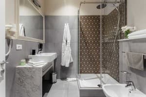 Готель UNO Design Hotel. Покращений двомісний  5