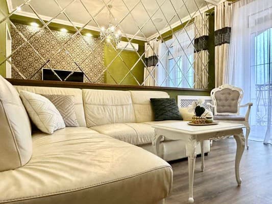 VIP просп.Соборный 216 (возле
McDonald's) 8