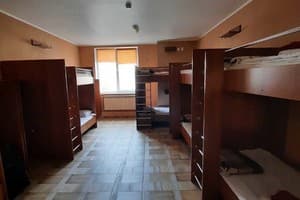 Хостел Yurus. Место в общем 10-местном номере  2