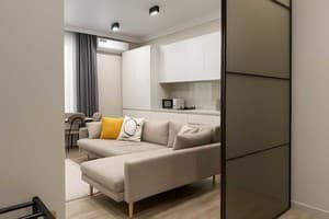 двухэтажная в отдельно стоящем доме, на ул. Первая Литейная 37 9