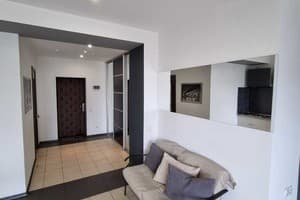 на Александра Поля 3