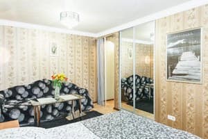 Квартира по ул. Независимой Украины 63/43. Апартаменты двухместный на ул. Независимой Украины 63 2
