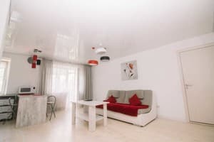 по ул. Шашкевича 1 6