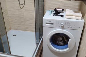 возле железнодорожного вокзала и областной больницы 8