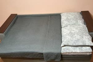 возле железнодорожного вокзала и областной больницы 14